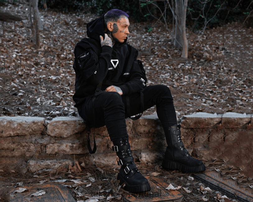 preto calçados J6V0X219 Bota dirigível anárquica com 3 fivelas mulheres T.U.K. Footwear