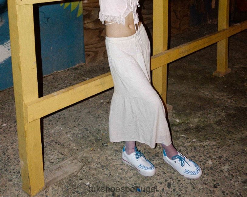 vermelho azul calçados J6V0X239 tênis entrelaçado com acabamento mulheres T.U.K. Footwear