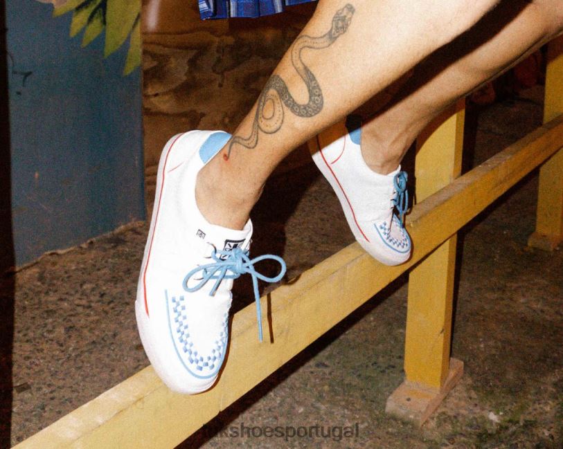 vermelho azul calçados J6V0X239 tênis entrelaçado com acabamento mulheres T.U.K. Footwear