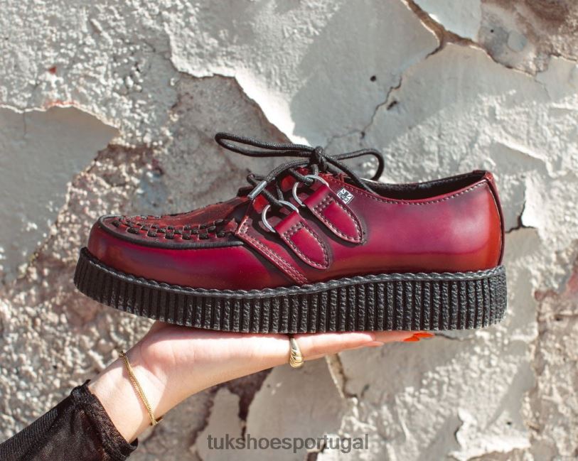 Borgonha calçados J6V0X66 esfregar viva baixa trepadeira mulheres T.U.K. Footwear