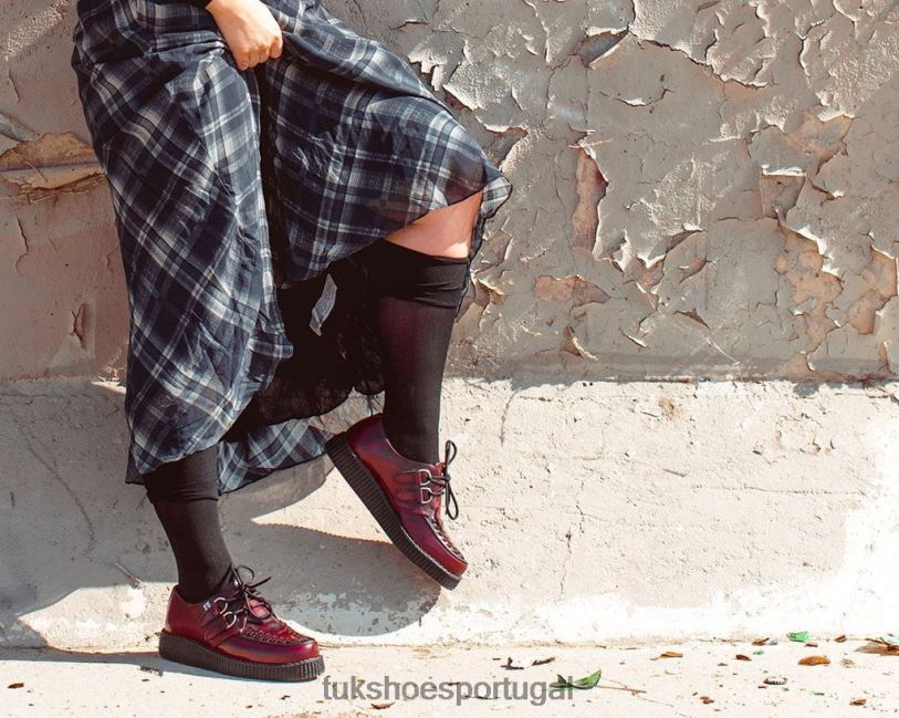 Borgonha calçados J6V0X66 esfregar viva baixa trepadeira mulheres T.U.K. Footwear